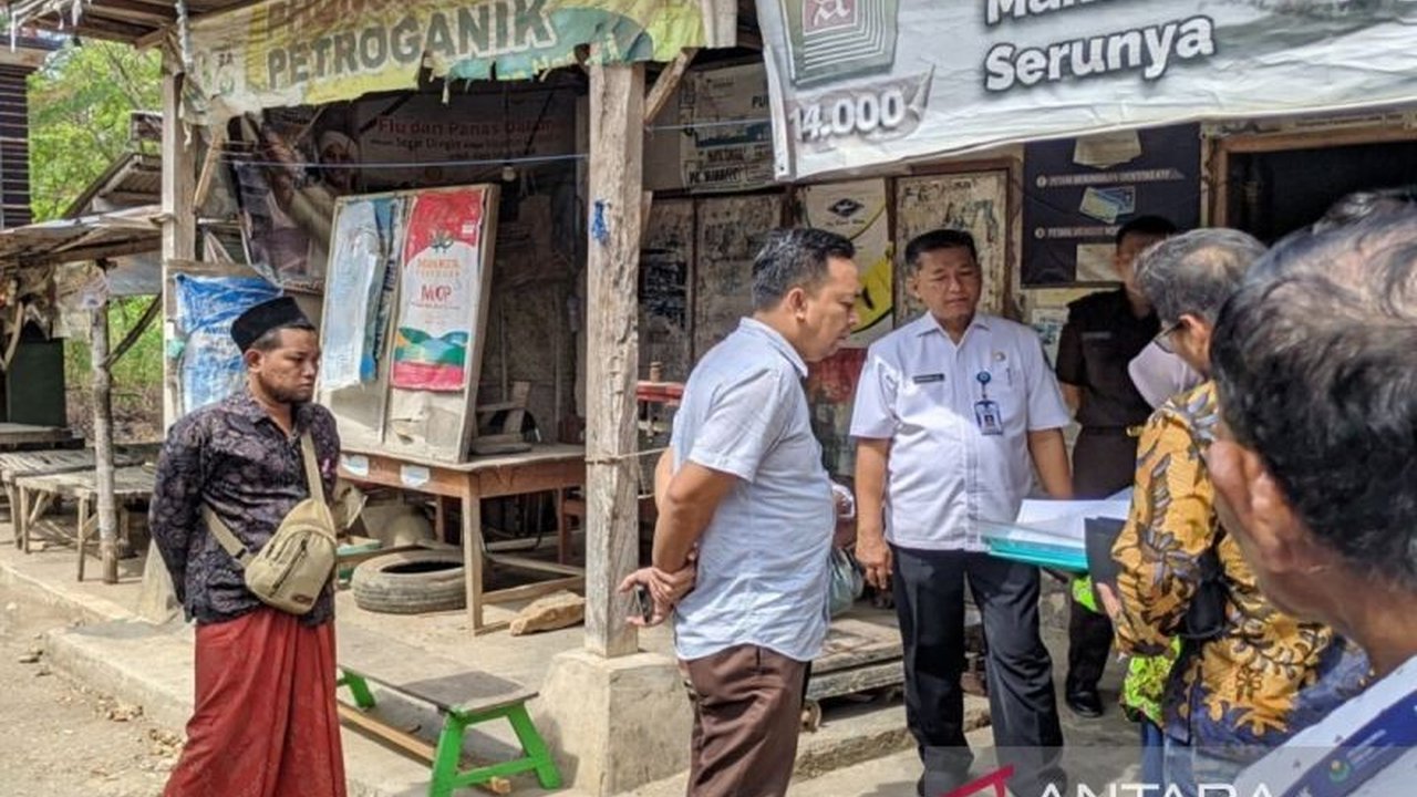 Komisi Pengawasan Pupuk dan Pestisida (KP3) Kabupaten Pamekasan menjatuhkan sanksi pada tujuh kios pupuk yang menjual pupuk bersubsidi di atas Harga Eceran Tertinggi (HET) yang ditetapkan pemerintah, dengan dua kios lainnya disanksi langsung oleh distribu