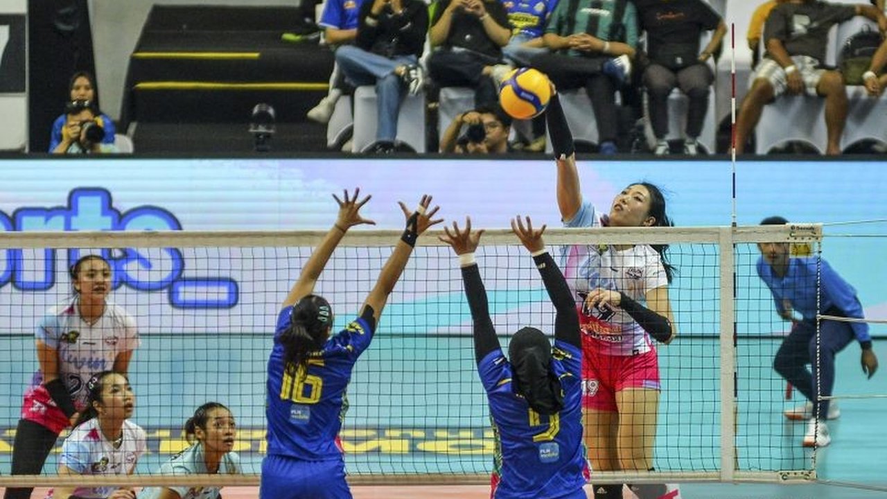 Banyaknya kesalahan servis menjadi penyebab utama kekalahan Jakarta Electric PLN atas Jakarta Livin Mandiri pada laga PLN Mobile Proliga 2025 di GOR Jalak Harupat, Bandung, Jumat (7/2), membuat mereka turun ke peringkat empat klasemen sementara.