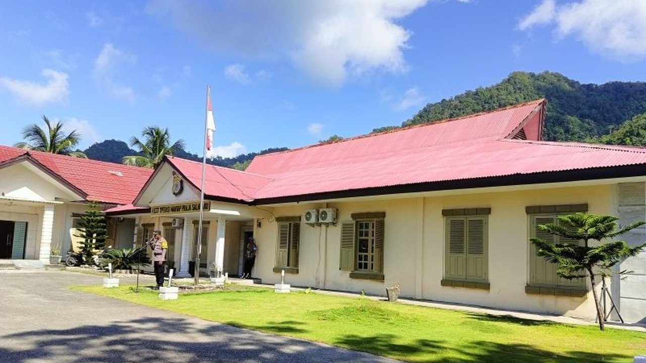 Polres Buru Selatan bertransformasi dalam menangani kekerasan seksual, mengubah pendekatan kekeluargaan menjadi penegakan hukum tegas, meskipun masih menghadapi kendala fasilitas dan koordinasi.