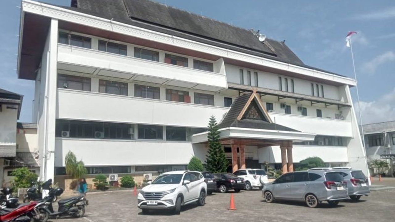 Dinas Pendidikan Jambi mendesak sekolah segera selesaikan finalisasi data PDSS untuk SNBP 2025, setelah Kemendikbudristek berikan perpanjangan waktu perbaikan data hingga 7 Februari 2025.