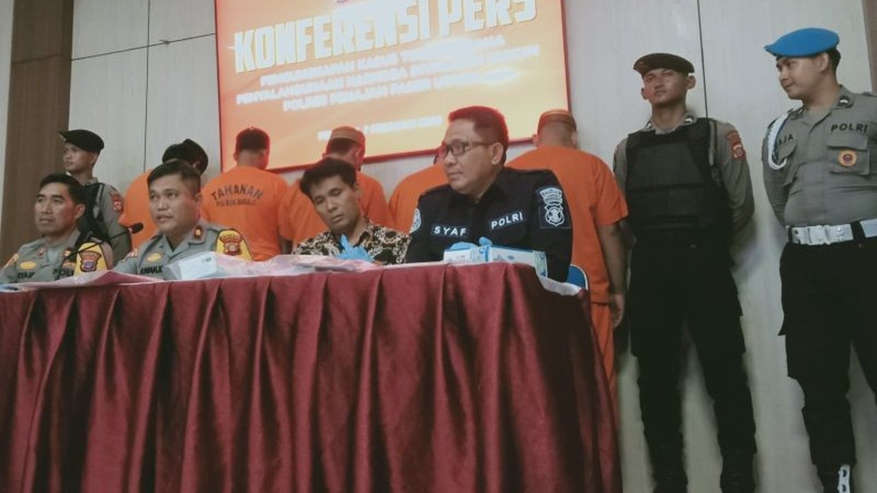 Polres Penajam Paser Utara, Kalimantan Timur, menangkap lima pelaku narkoba pada Januari 2025 dan kini tengah mendalami jaringan peredarannya, termasuk keterlibatan residivis di dalamnya.