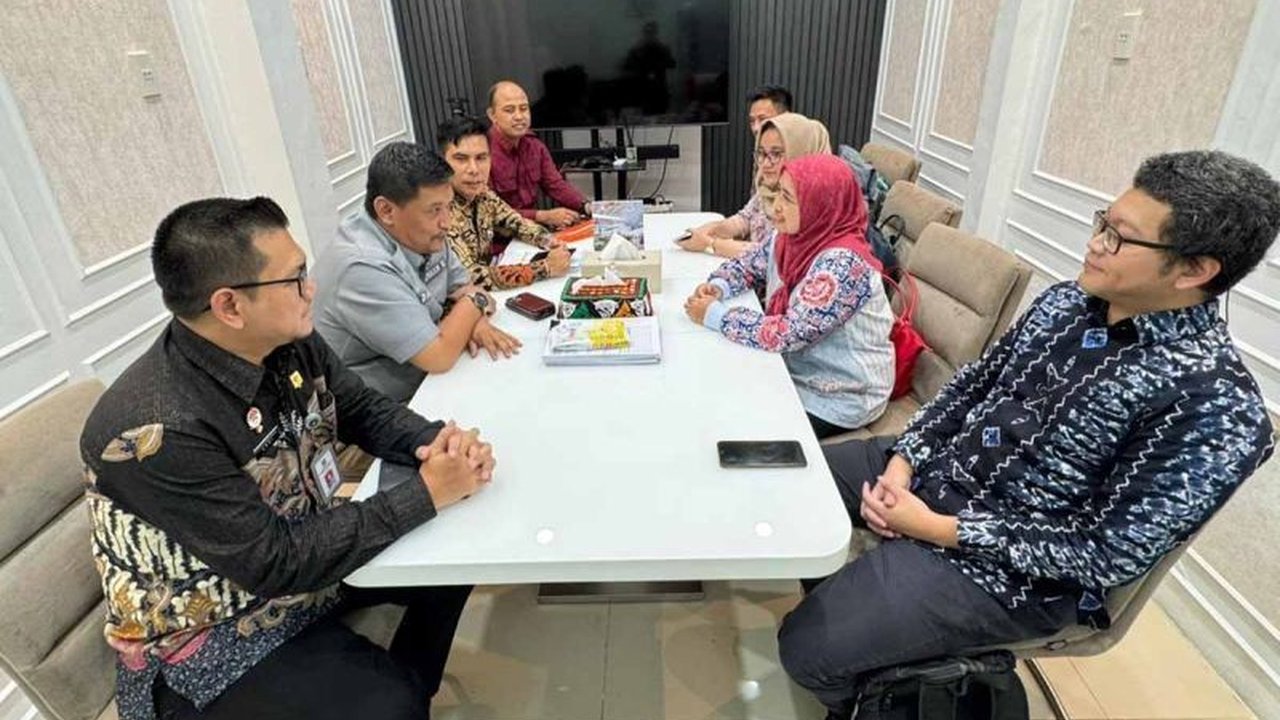 Kemenkumham Aceh meningkatkan layanan hukum bagi partai politik lokal, berkoordinasi dengan pemerintah daerah untuk tata kelola yang lebih baik dan transparan, serta membahas regulasi baru untuk memperkuat eksistensi partai lokal.