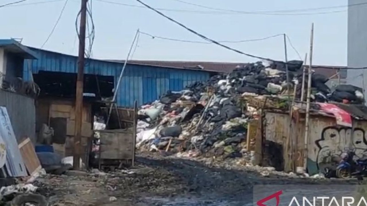 Warga Kapuk Muara Protes TPS Liar: Sampah Menggunung, Kesehatan Terancam
