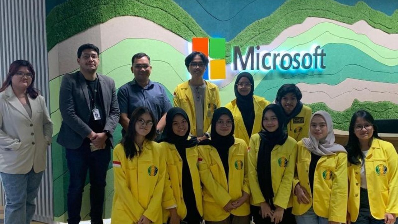 Program Vokasi UI mengembangkan SPICE, studio mini Human Computer Interaction (HCI), untuk menghasilkan proyek teknologi inovatif yang meningkatkan interaksi manusia-komputer dan memberikan dampak positif bagi masyarakat.