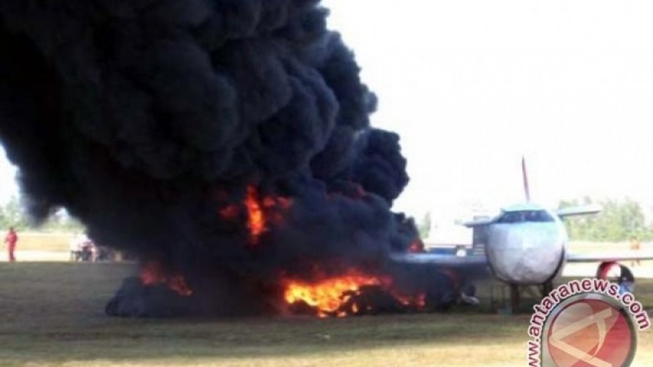 Otoritas Filipina menyelidiki kecelakaan pesawat Beechcraft King Air 300 yang menewaskan satu tentara dan tiga kontraktor AS di Maguindanao del Sur, Filipina, pada Kamis, 06 Juli 2023,  sementara pihak berwenang meminta masyarakat untuk menahan diri dari.