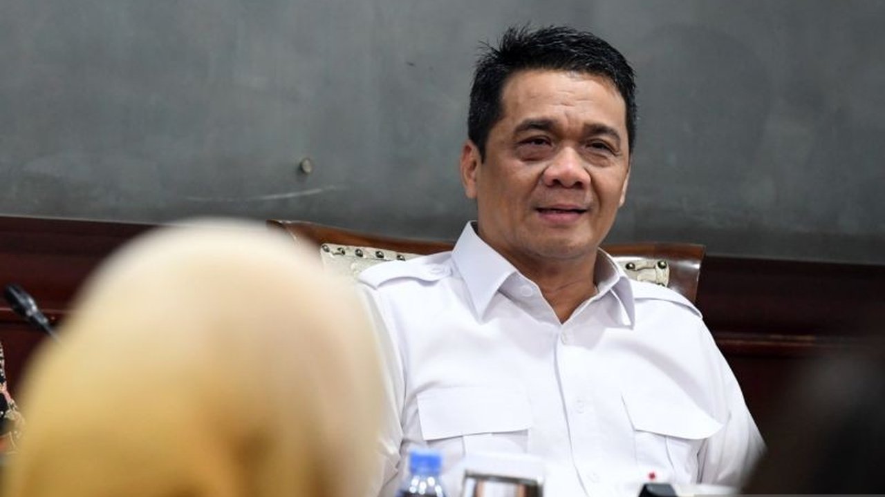 Wakil Menteri Desa Pembangunan Daerah Tertinggal (PDT) mendorong kolaborasi untuk memajukan desa meskipun anggaran negara dipotong Rp306,69 triliun.
