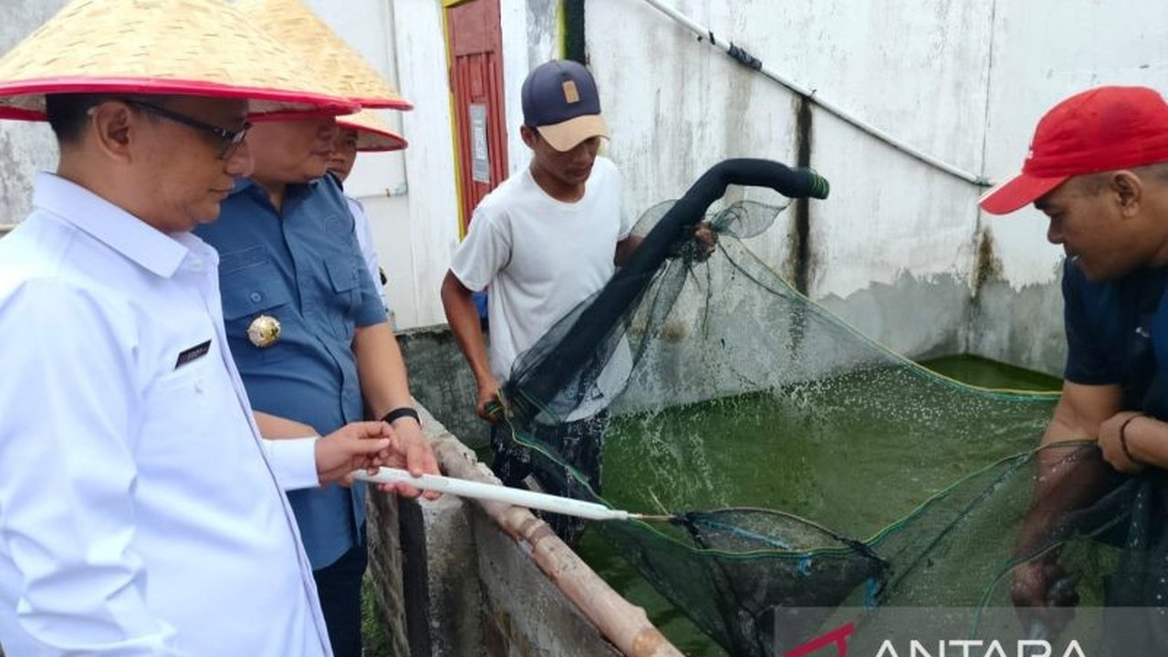 Lembaga Pemasyarakatan Kelas II B Martapura, OKU Timur, Sumatera Selatan, sukses panen raya sayur dan ikan air tawar, memberdayakan warga binaan melalui program pertanian dan pelatihan keterampilan.