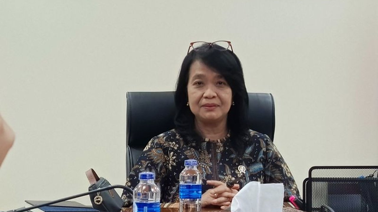 Pemerintah melalui Kementerian PUPR akan menggratiskan 132,77 km jalan tol di sejumlah ruas pada Lebaran 2025 untuk mendukung kelancaran arus mudik, dengan kemungkinan diskon tambahan untuk jalan tol lainnya.