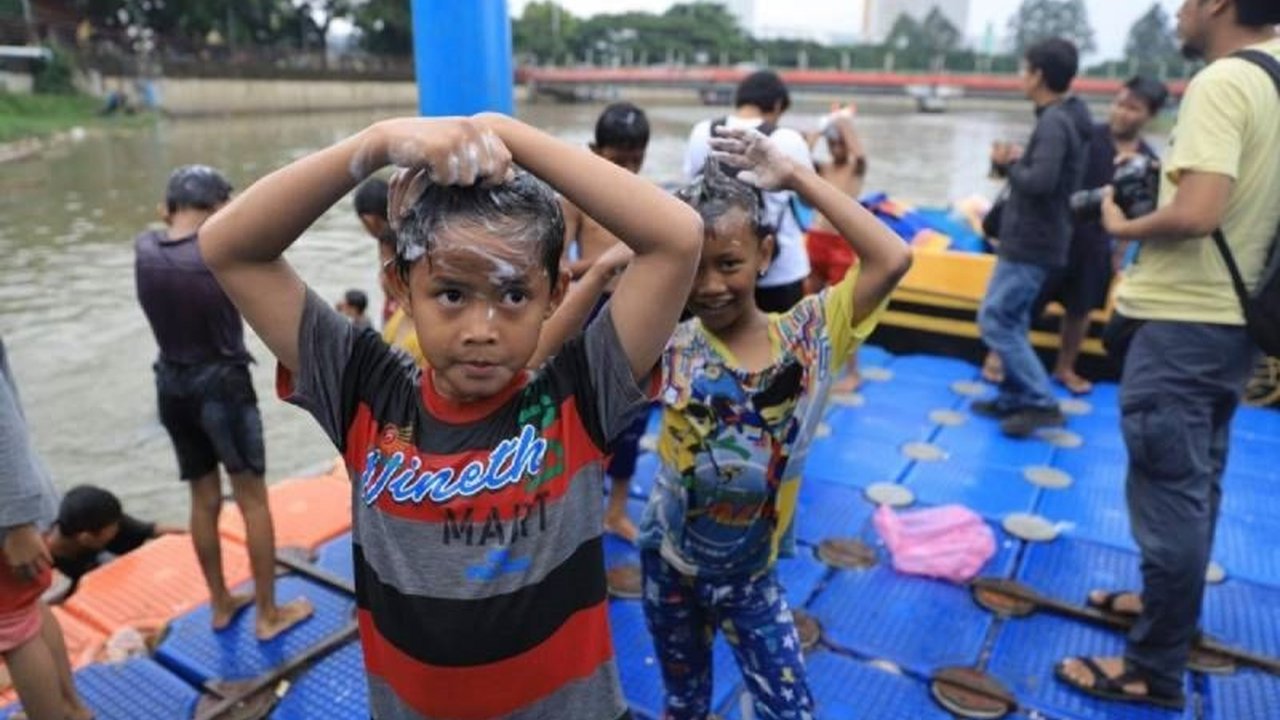 Dinas Kebudayaan dan Pariwisata Kota Tangerang telah melengkapi berkas administrasi usulan tiga warisan budaya tak benda (WBTb) yaitu alat musik tehyan, arak-arakan perahu Maulid Masjid Kalipasir, dan keramas bareng Sungai Cisadane, kepada Kementerian Keb