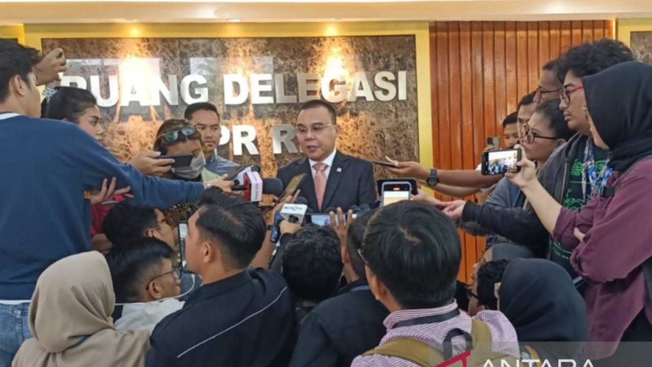 Wakil Ketua DPR Dasco Ahmad menyatakan belum mengetahui rencana Presiden Prabowo Subianto terkait evaluasi menteri yang kinerjanya kurang seirama, apakah hanya teguran atau pencopotan.