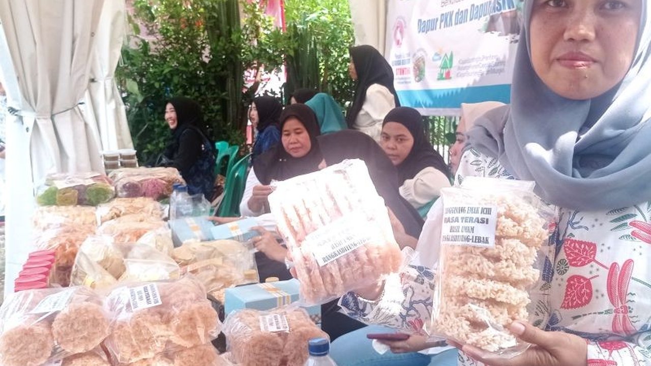 Jumlah warga miskin di Lebak, Banten turun menjadi 111,74 jiwa di tahun 2024, meskipun penurunannya tidak signifikan, pemerintah setempat gencar menjalankan berbagai program untuk mengatasi kemiskinan ekstrem.