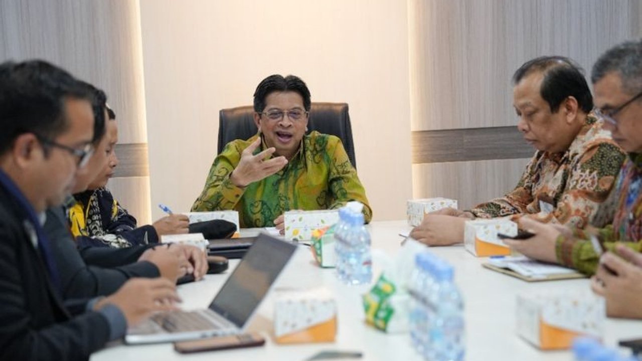 Kementerian Agama (Kemenag) dan Komisi Pemberantasan Korupsi (KPK) berkolaborasi untuk menciptakan buku antikorupsi berbasis nilai agama guna mencegah korupsi di Indonesia, dengan rencana distribusi luas ke berbagai daerah.