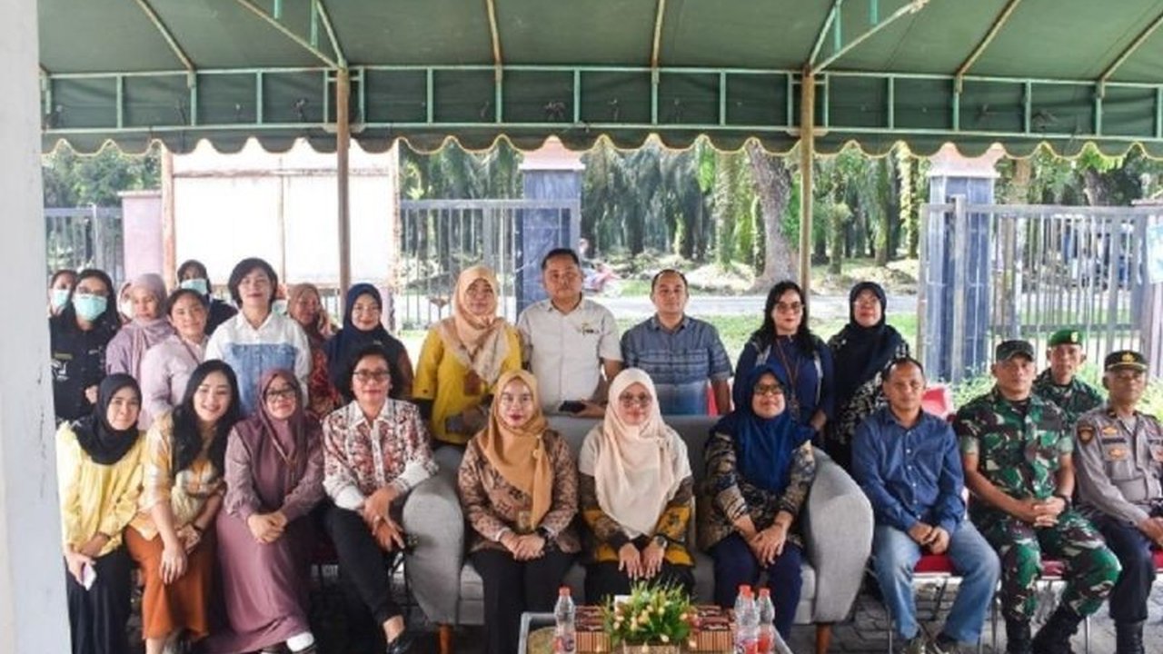 Dinas Kesehatan Tebing Tinggi, Sumatera Utara, melakukan simulasi Program Pemeriksaan Kesehatan Gratis (PKG) di Puskesmas Pabatu untuk memastikan kesiapan pelaksanaan program nasional tersebut.