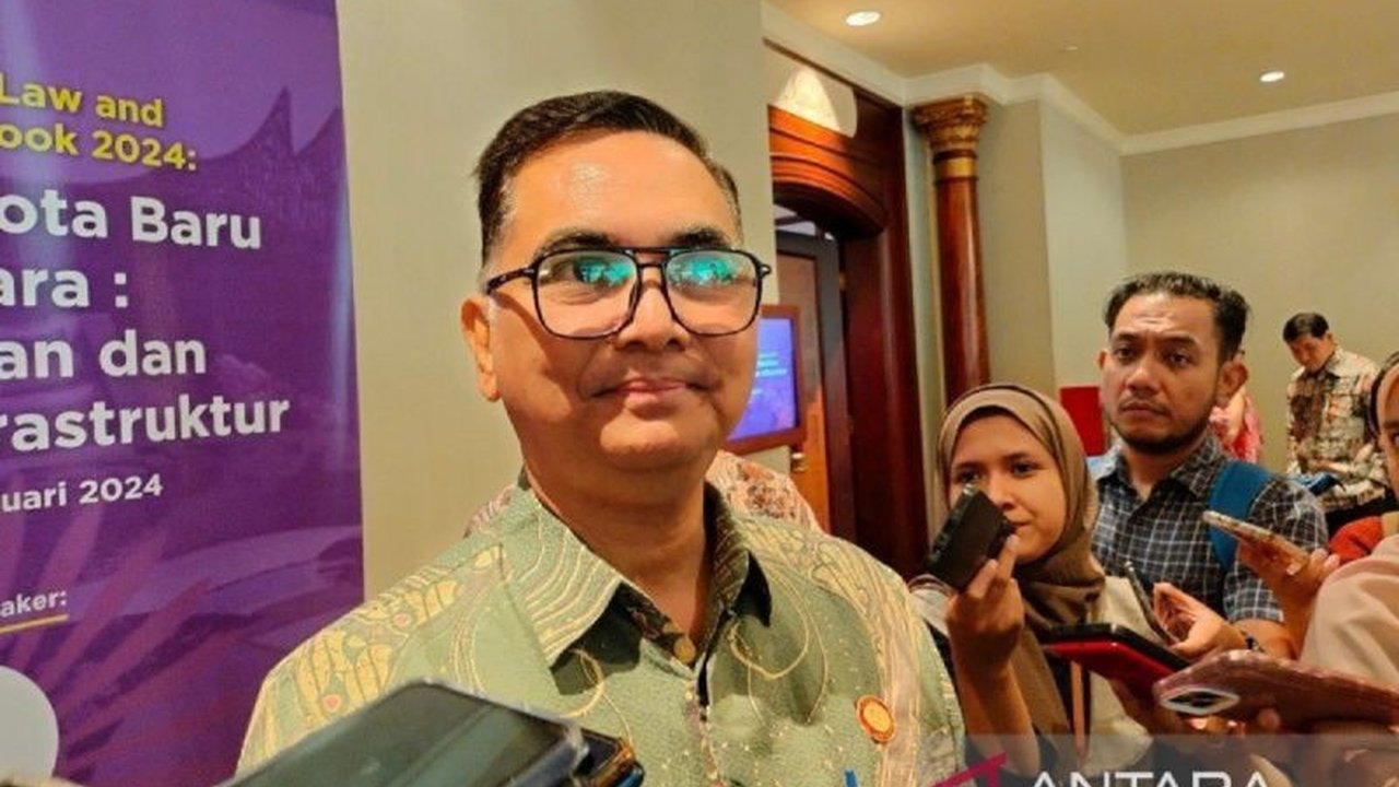 Otorita Ibu Kota Nusantara (OIKN) membantah kabar pembangunan IKN terhenti dan pekerja dipulangkan, menegaskan proyek tahap kedua tetap berjalan sesuai rencana dengan anggaran Rp48,8 triliun dari APBN dan investasi lainnya.