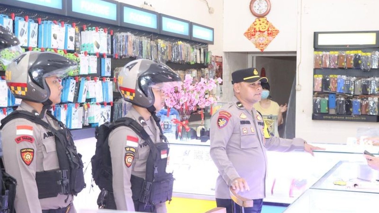Polres Bengkayang meningkatkan patroli skala besar untuk menjaga keamanan dan ketertiban masyarakat menjelang Cap Go Meh dan bulan Ramadhan 2025, melibatkan 25 personel gabungan dan menyasar lokasi-lokasi strategis.