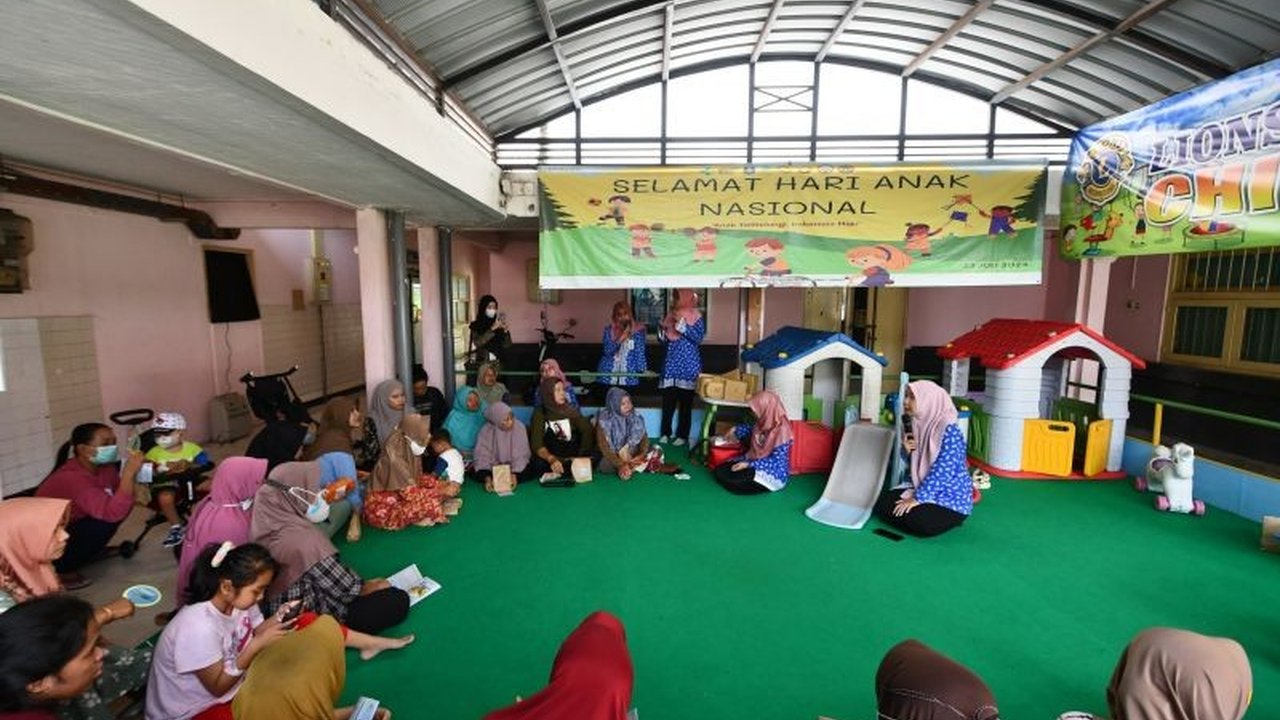 RSUD Dr. Soetomo Surabaya mengadakan konsultasi kesehatan gratis dan berbagai kegiatan dalam rangka memperingati Hari Gizi Nasional (HGN) 2025, untuk meningkatkan kesadaran masyarakat tentang pentingnya gizi seimbang.