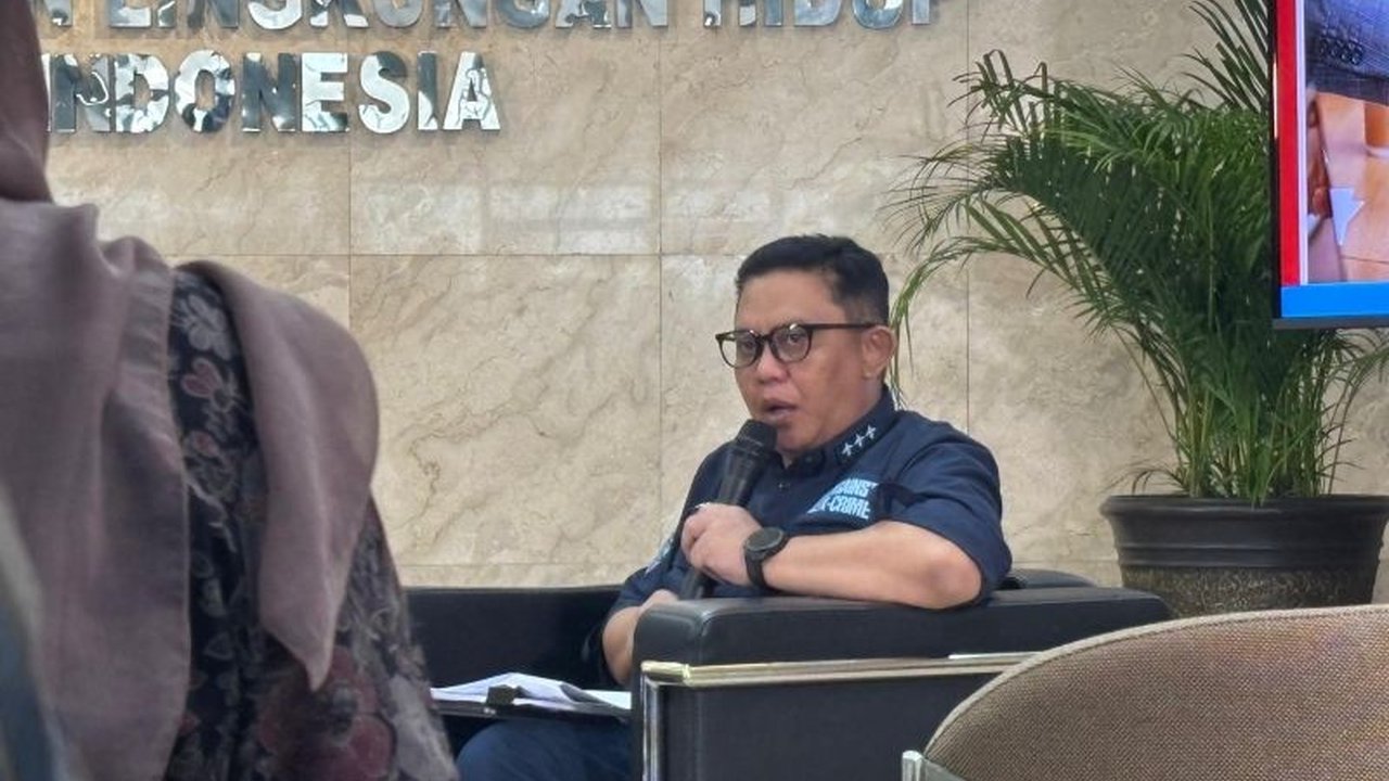 Kementerian Lingkungan Hidup (KLH) menemukan pelanggaran dokumen lingkungan dan dugaan aktivitas yang menyebabkan sedimentasi di KEK Lido, Jawa Barat, sehingga menjatuhkan sanksi administratif berupa pemasangan papan peringatan.