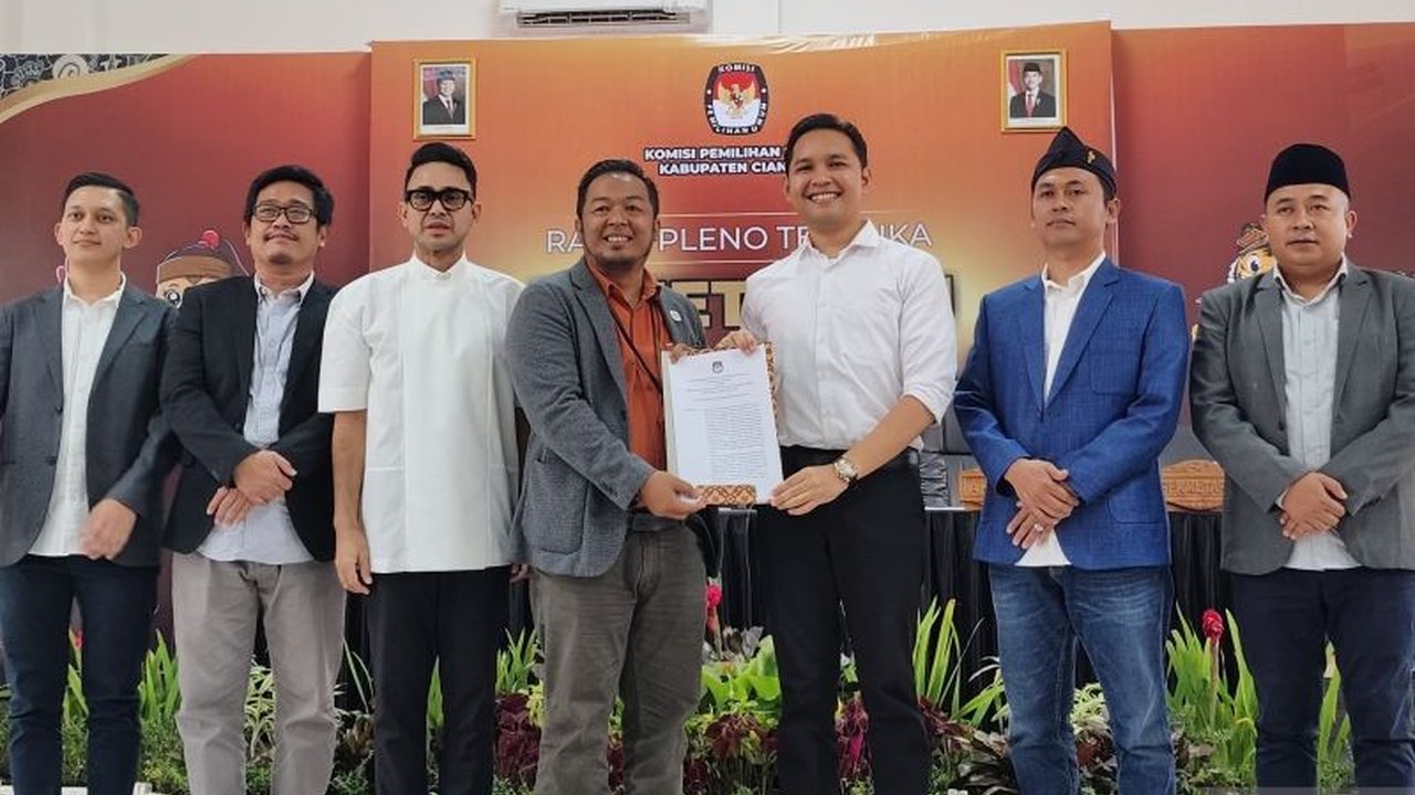 Wakil Bupati Cianjur terpilih, Ramzi Geys Thebe, akan tetap melanjutkan kariernya sebagai artis untuk mempromosikan Cianjur secara luas, baik di dalam maupun luar negeri, dengan tetap memprioritaskan tugas pemerintahan.