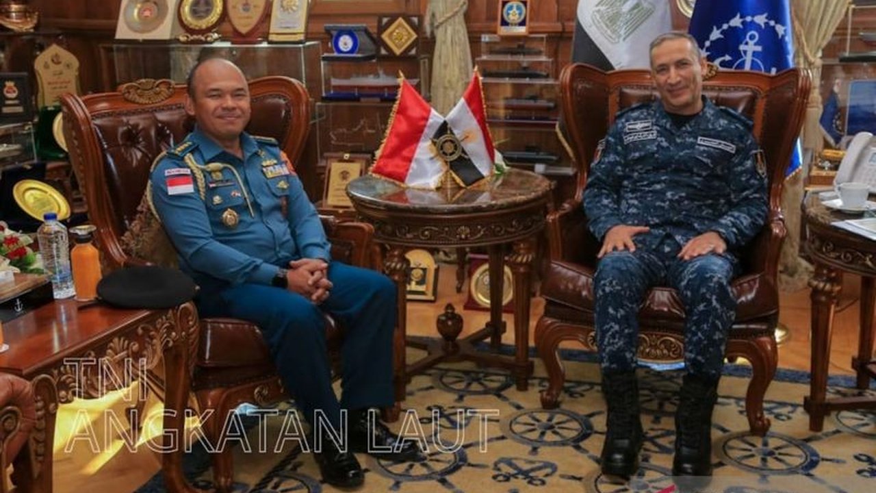 Indonesia dan Mesir meningkatkan kerja sama maritim untuk melindungi kedaulatan kedua negara, ditandai dengan pertemuan antara perwakilan TNI AL dan komandan Angkatan Laut Mesir.