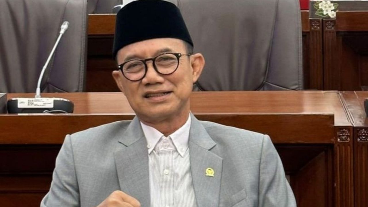 DPR mengesahkan revisi UU BUMN untuk meningkatkan tata kelola dan kontribusi BUMN terhadap perekonomian nasional, membentuk BPI Danantara untuk pengawasan investasi, serta memastikan transparansi dan akuntabilitas.