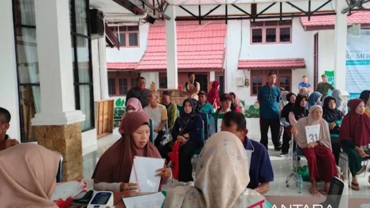 Sebanyak 667 jamaah calon haji (JCH) Kalimantan Selatan menjalani pemeriksaan kesehatan di Banjarmasin pada gelombang kedua, memastikan kesiapan fisik dan mental untuk ibadah haji tahun 2025.