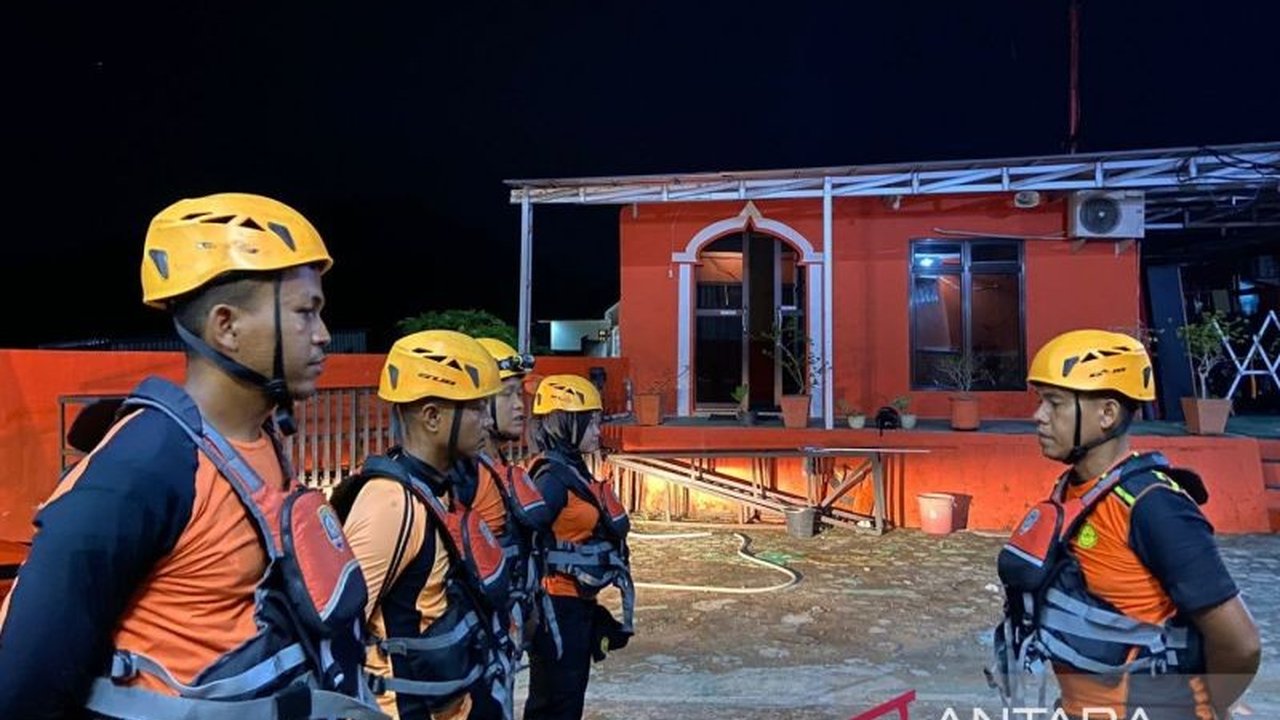 Seorang pemancing bernama Sapan diterkam buaya di Sungai Kabal, Bangka Selatan; Tim SAR gabungan dari Basarnas Pangkalpinang dan instansi terkait tengah melakukan pencarian intensif.