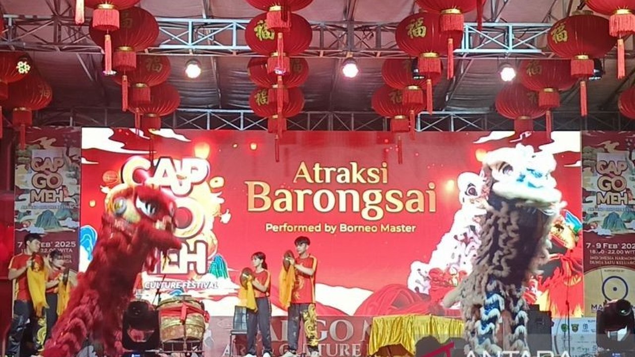 Festival Cap Go Meh di Samarinda, Kalimantan Timur, sukses menjadi ajang peleburan budaya lokal dan nasional, menampilkan beragam atraksi dan kuliner vegetarian yang menarik minat wisatawan domestik.