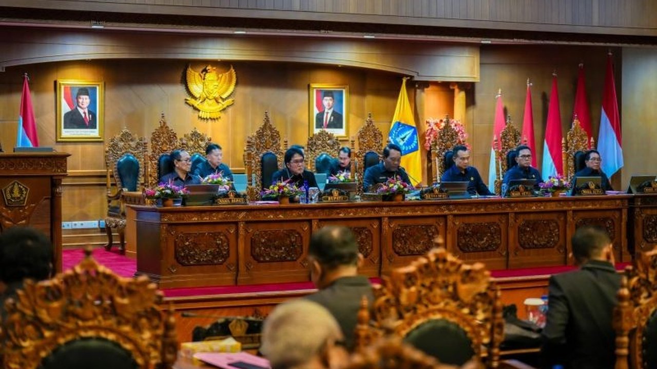 Pembahasan Ranperda RTRW Badung 2025-2045 di DPRD Badung bertujuan untuk menyesuaikan rencana tata ruang dengan kebutuhan masyarakat dan perkembangan terkini, serta mewujudkan Badung sebagai destinasi pariwisata internasional yang berkelanjutan.