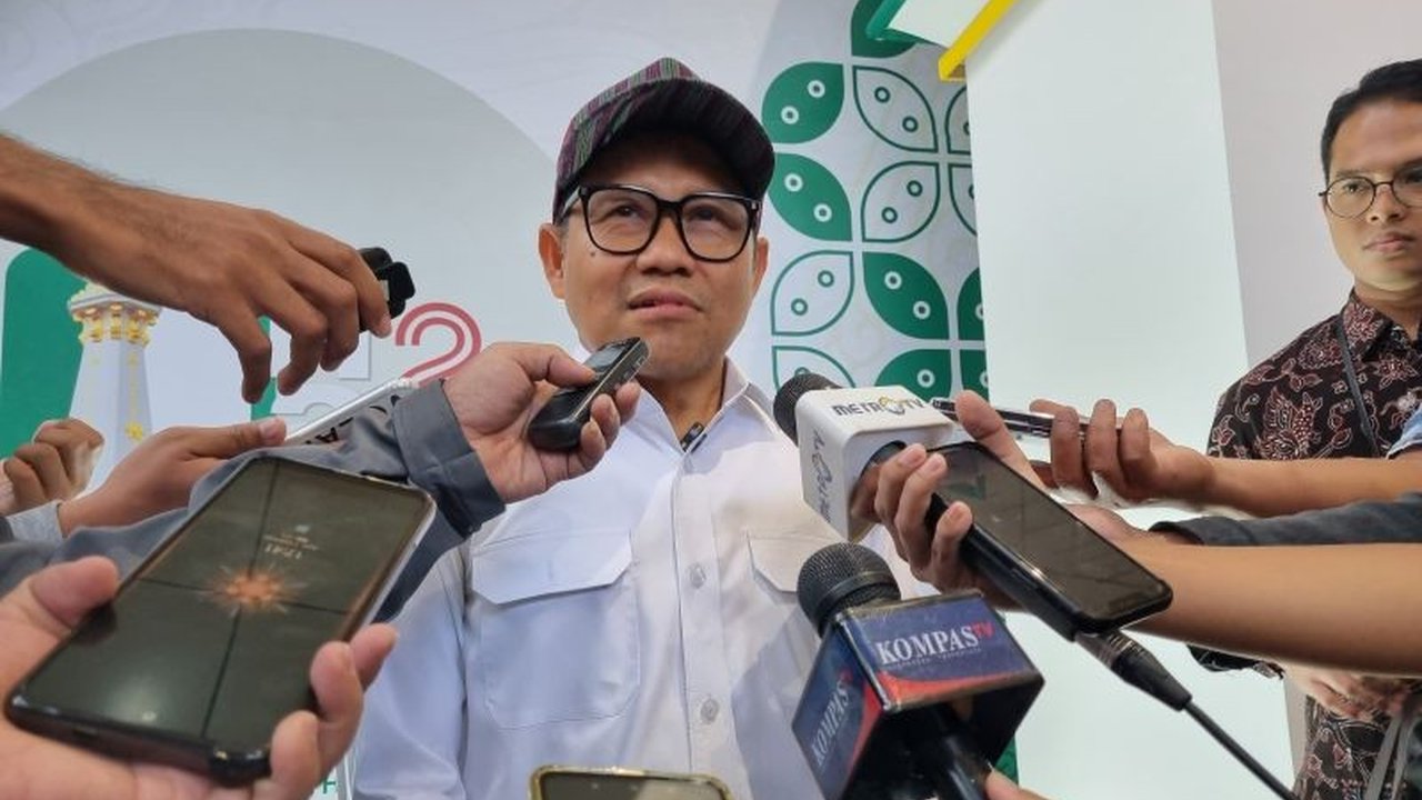 Menko PMK Muhaimin Iskandar memastikan efisiensi anggaran pemerintah tidak akan memengaruhi penyaluran bansos, dan Data Tunggal Sosial Ekonomi Nasional yang hampir final akan segera diluncurkan untuk memastikan penyaluran bansos tepat sasaran.