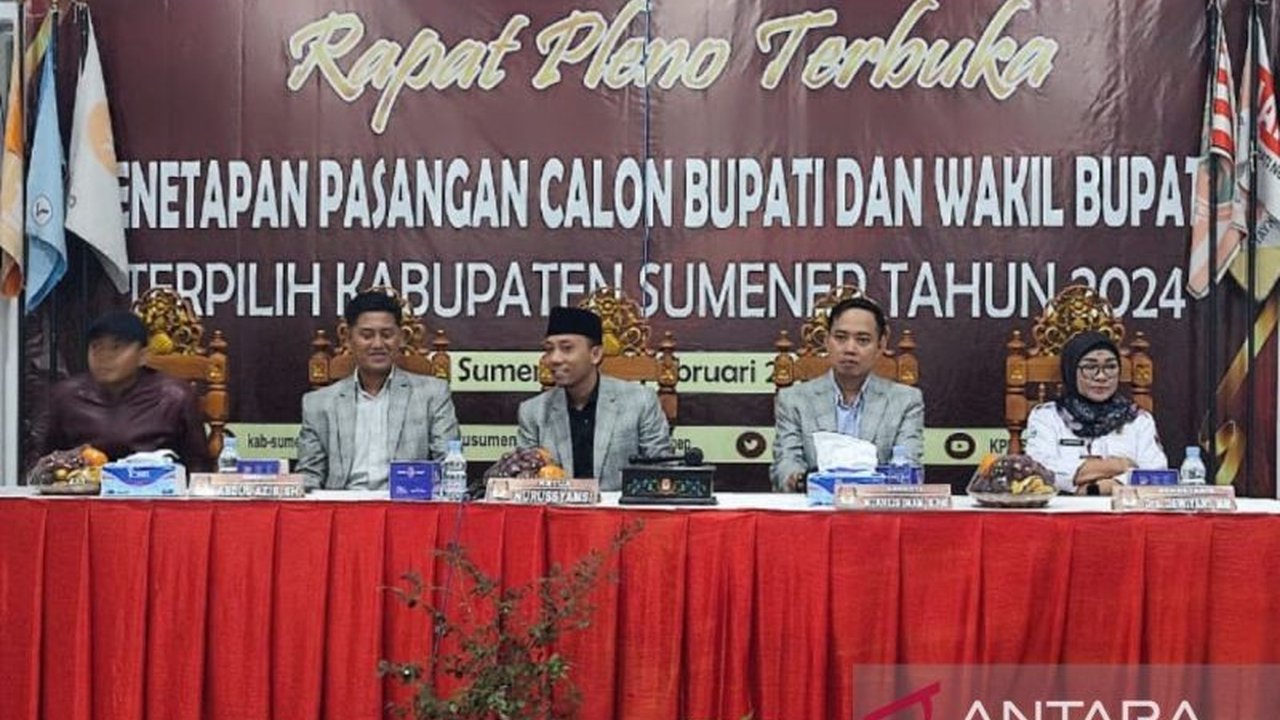 KPU Sumenep menyerahkan SK pengesahan Achmad Fauzi Wongsojudo-KH. Imam Hasyim sebagai Bupati dan Wakil Bupati terpilih kepada DPRD Sumenep setelah MK menolak gugatan Pilkada 2024.