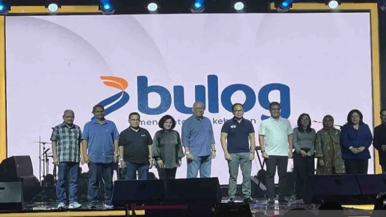 Menteri BUMN Erick Thohir recently appointed Major General TNI Novi Helmy Prasetya as the new CEO of Perum Bulog, replacing Wahyu Suparyono, along with changes in other directorial and supervisory board positions.