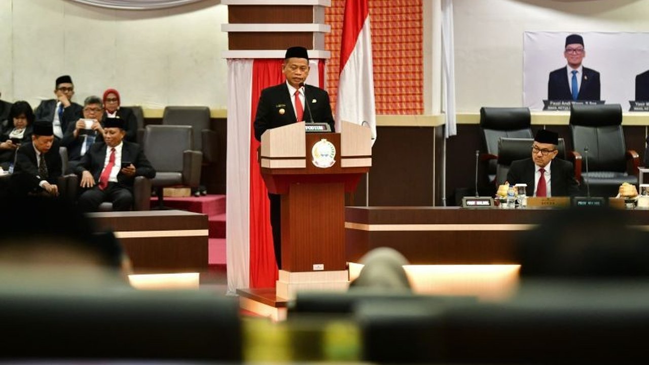 Penjabat Gubernur Sulsel, Fadjry Djufry, mengajak seluruh pemangku kepentingan untuk bersama-sama mendukung iklim investasi yang kondusif dan efisiensi anggaran di Sulawesi Selatan, guna mendukung program prioritas nasional.