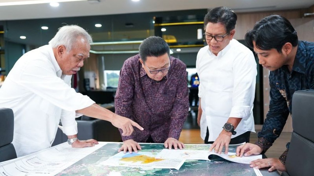 Taman Safari Indonesia akan dibangun di Ibu Kota Nusantara (IKN) seluas 225 hektare, menawarkan wisata edukasi satwa Nusantara dan diharapkan rampung dalam 2-3 tahun.