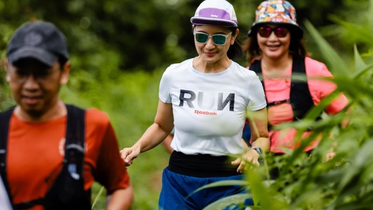 Pegiat wisata di Banyumas, Jawa Tengah, menawarkan paket Fun Trail Run, sebuah kegiatan lari alam bebas di lereng Gunung Slamet yang memadukan olahraga, keindahan alam, dan budaya lokal.