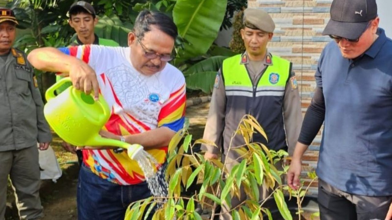 Forum Purna Pejabat DKI Jakarta berkolaborasi dengan Pemprov DKI dan berbagai pihak akan menanam pohon produktif dan melepaskan benih ikan di Pondok Pesantren La Tansa, Lebak, Banten pada 15 Februari 2025, guna mendukung ketahanan pangan dan ekonomi pesan