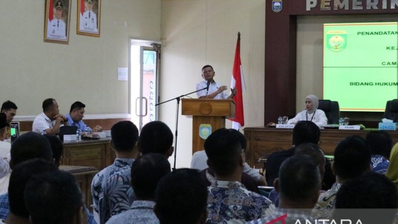 Kejaksaan Negeri OKU, Sumatera Selatan, mensosialisasikan aplikasi Jaga Desa untuk mencegah penyimpangan dana desa dan meningkatkan transparansi pengelolaan keuangan desa, melibatkan camat, kepala desa, dan operator desa setempat.