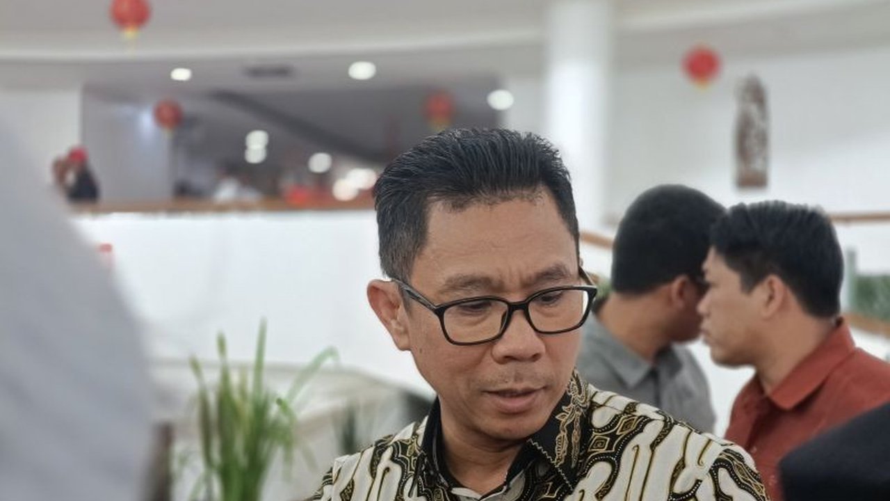 Pemkab Mimika, Papua Tengah, meminta layanan kesehatan di rumah sakit dan puskesmas memprioritaskan kebutuhan masyarakat dan meningkatkan kualitas pelayanan untuk mewujudkan generasi muda yang sehat.