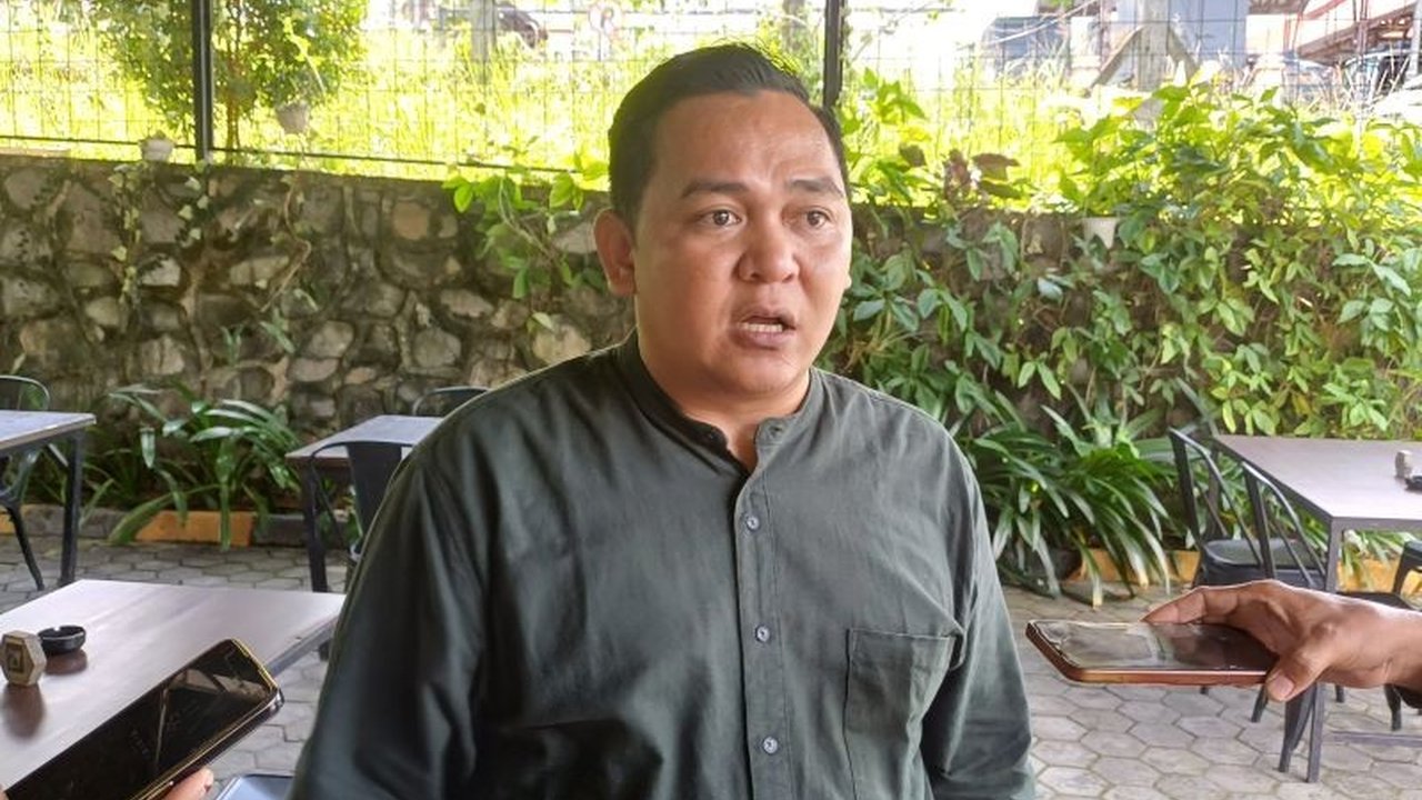 Bawaslu Kepri menilai rendahnya partisipasi pemilih Pilkada 2024 disebabkan oleh kejenuhan politik, faktor cuaca, dan kurangnya daya tarik calon kepala daerah, dengan angka partisipasi hanya 54 persen.