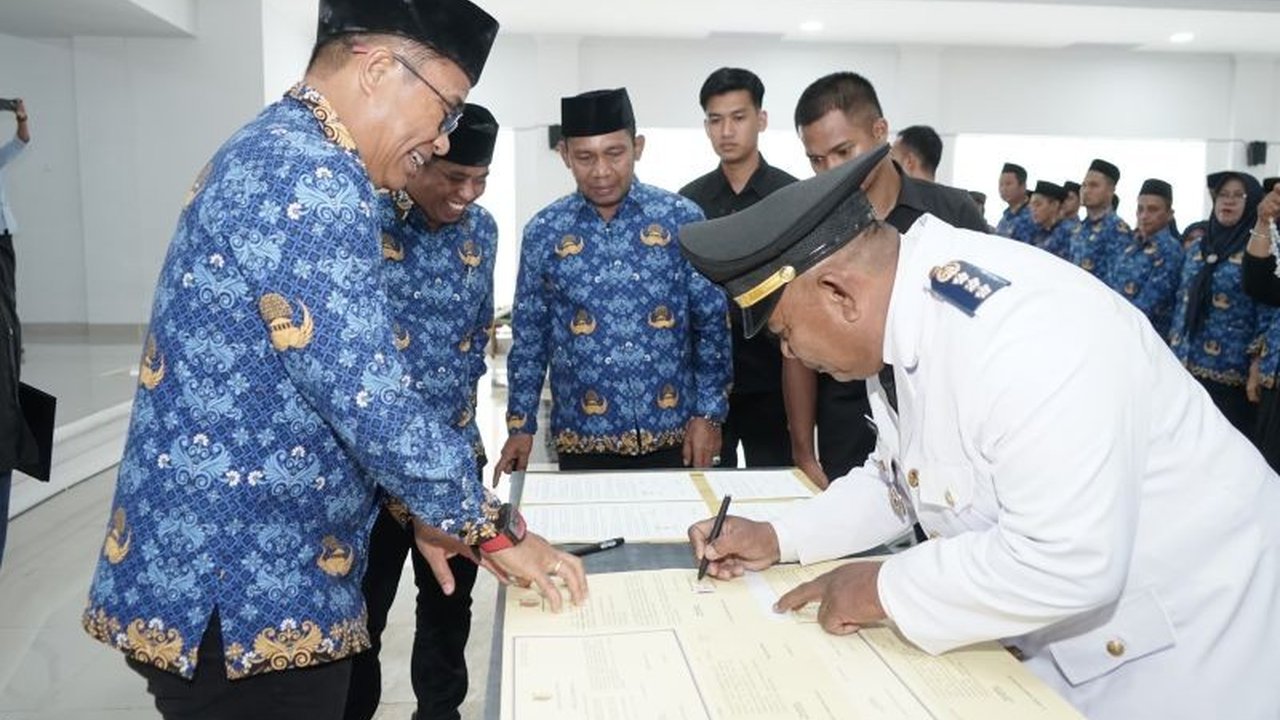 Wakil Bupati Sigi, Samuel Yansen Pongi, mengingatkan seluruh ASN untuk meningkatkan tata kelola birokrasi yang profesional, berintegritas, dan berorientasi pada pelayanan masyarakat, terutama setelah adanya rotasi pejabat.