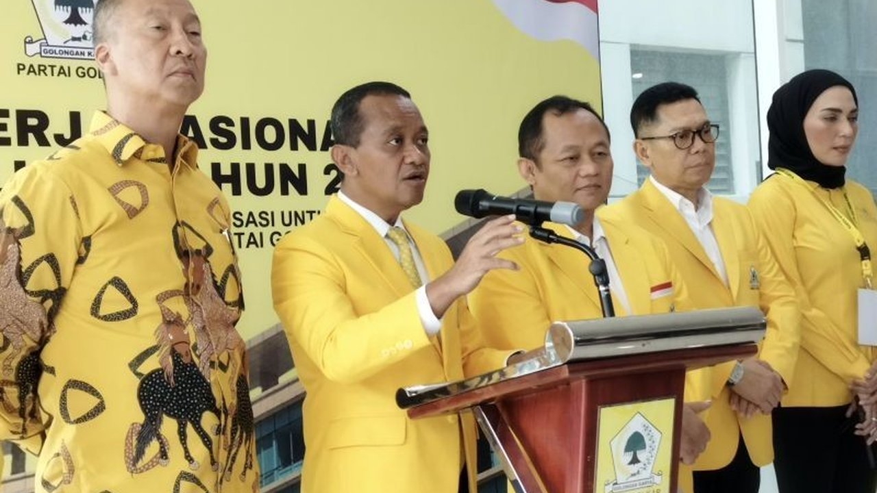 Ketua Umum Partai Golkar, Bahlil Lahadalia, menegaskan rencana pemindahan ibu kota ke IKN pada 2028 tetap berjalan, meskipun ada isu pemblokiran anggaran, dan Presiden Prabowo Subianto tetap berkomitmen pada target tersebut.