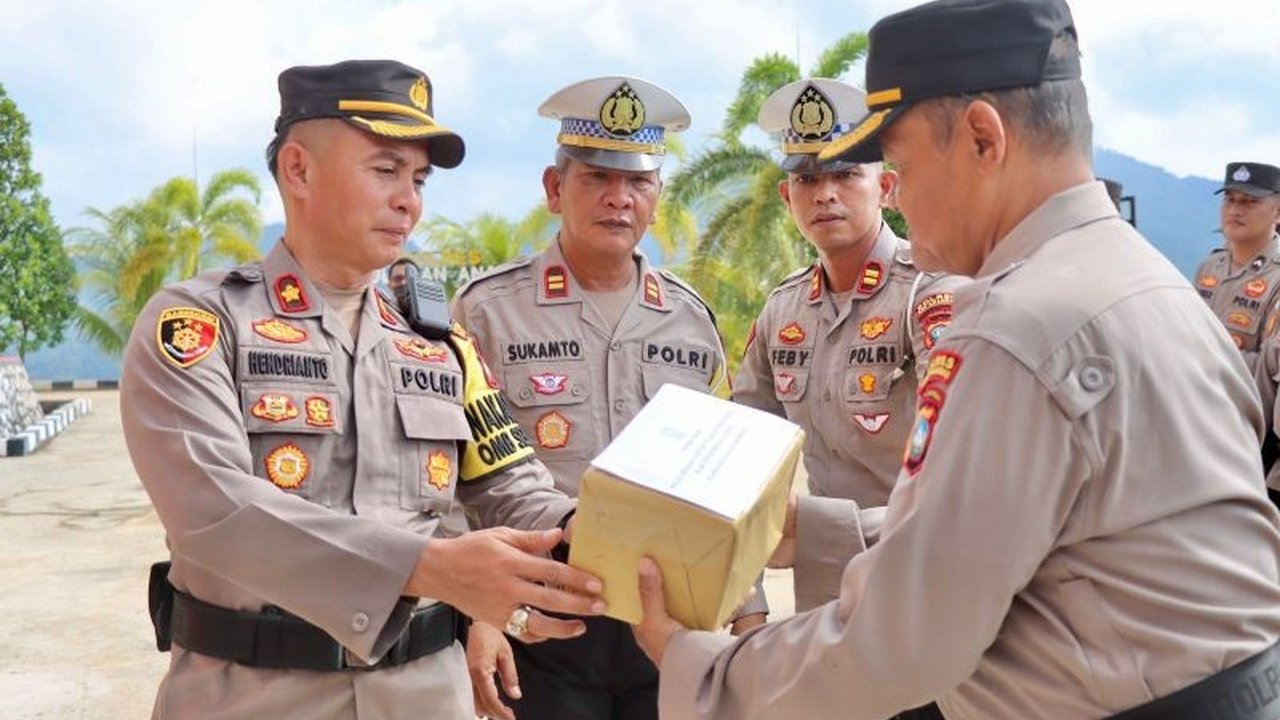 Polres Kepulauan Anambas secara rutin menggelar bakti sosial berupa pembagian sembako dan Jumat Berkah untuk mempererat hubungan dengan masyarakat serta menciptakan kamtibmas yang kondusif.