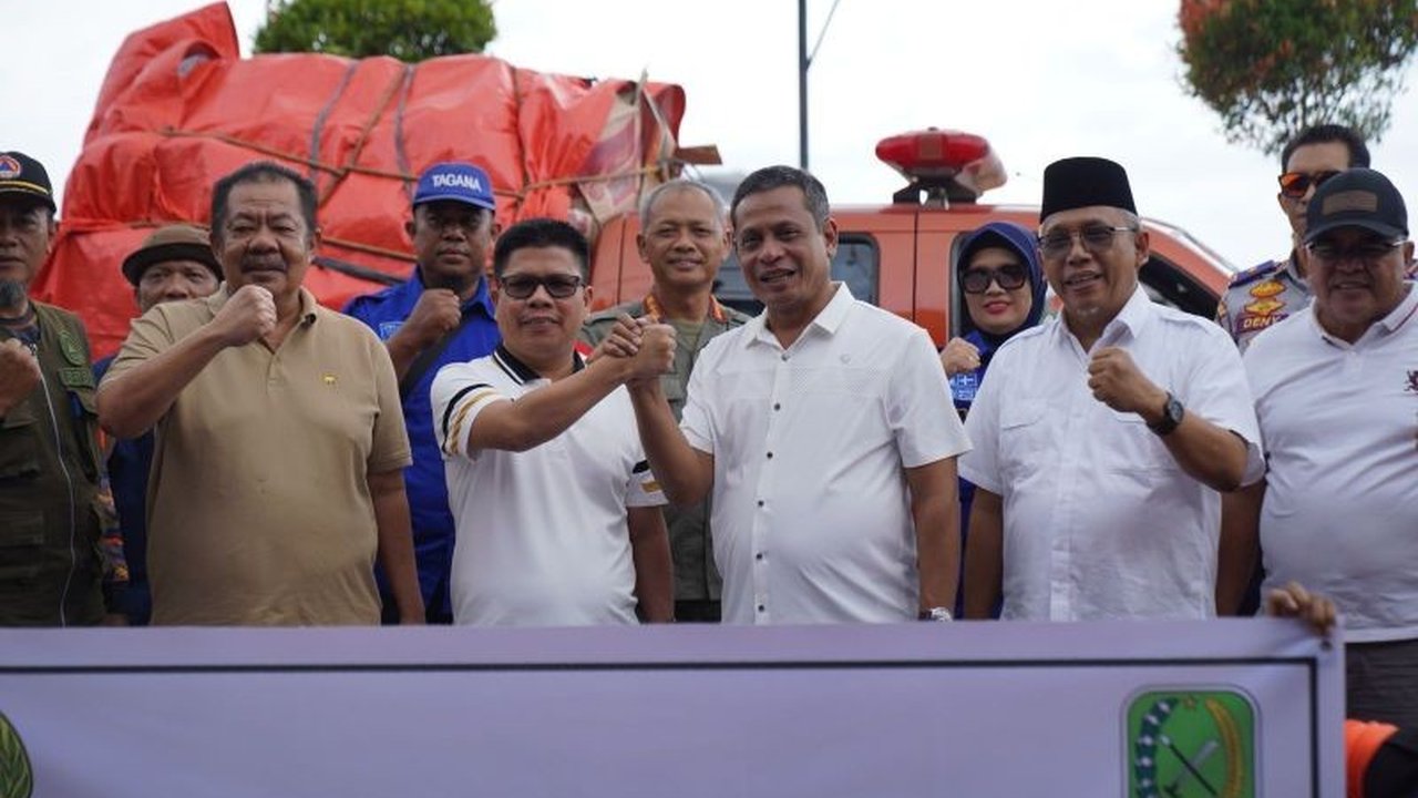 Pemerintah Kota Pontianak menyalurkan bantuan berupa sembako, mi instan, telur, dan pakaian kepada warga Kabupaten Mempawah dan Sambas yang terdampak banjir di Kalimantan Barat.