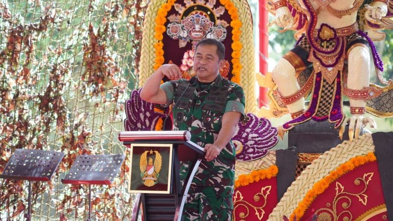 Jenderal TNI Maruli Simanjuntak, KSAD, menekankan peran vital pembinaan teritorial TNI AD dalam mendukung ketahanan pangan dan program strategis lainnya, serta mengingatkan prajurit akan pentingnya integritas dan profesionalisme.