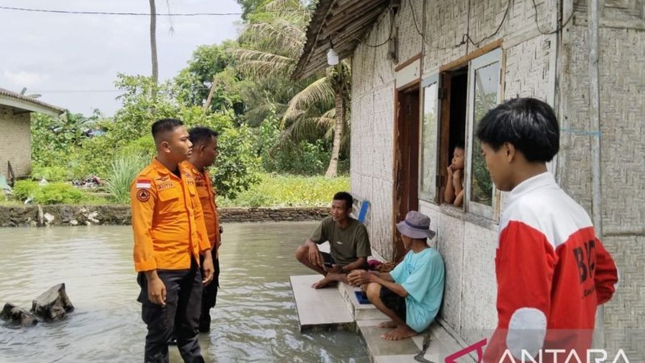 BPBD Lampung Selatan masih melakukan pendataan rumah warga yang terdampak banjir di Kecamatan Way Panji akibat hujan lebat pada Jumat sore, dengan ketinggian air mencapai lebih dari satu meter, dan evakuasi korban terus dilakukan.