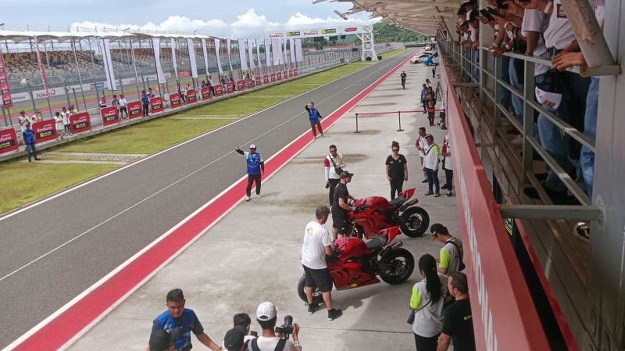 Mandalika Grand Prix Association (MGPA) mengumumkan penjualan tiket MotoGP Mandalika 2025 dengan harga mulai Rp 140.000 dan diskon spesial program Early Bird hingga 28 Februari 2025.
