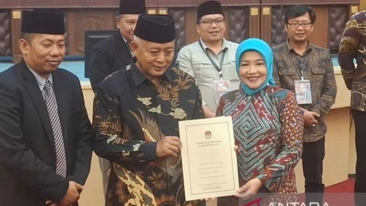 Bupati Malang terpilih, Sanusi, dan Wakil Bupati terpilih, Lathifah Shohib, berkomitmen mempercepat program peningkatan kualitas pendidikan, kesehatan, dan perekonomian di Kabupaten Malang pada periode kepemimpinan mereka.