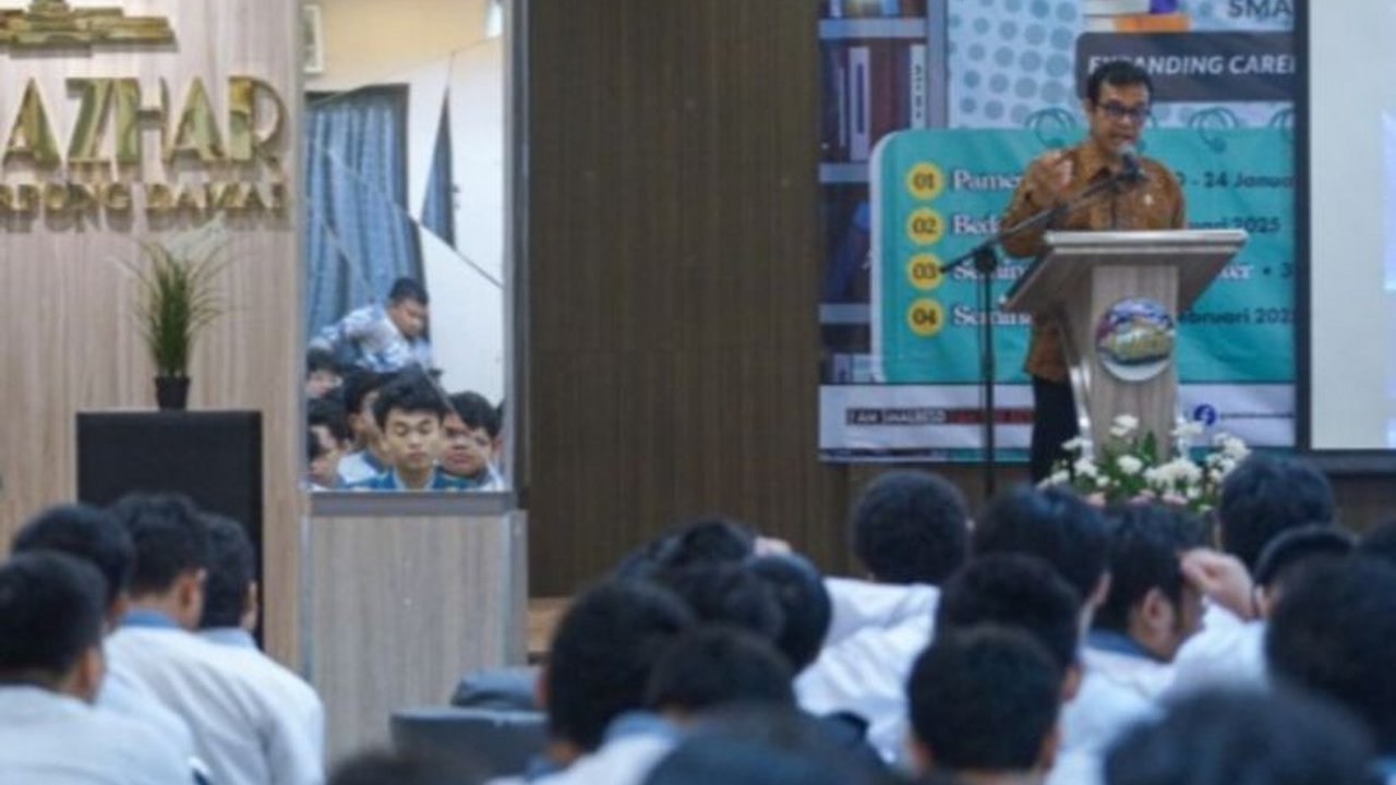 Wakil Menteri Komunikasi dan Informatika (Wamenkominfo) Nezar Patria mengajak anak muda Indonesia meningkatkan keterampilan dan kreativitas digital untuk menghadapi era teknologi yang dinamis dan persaingan kerja di masa depan.