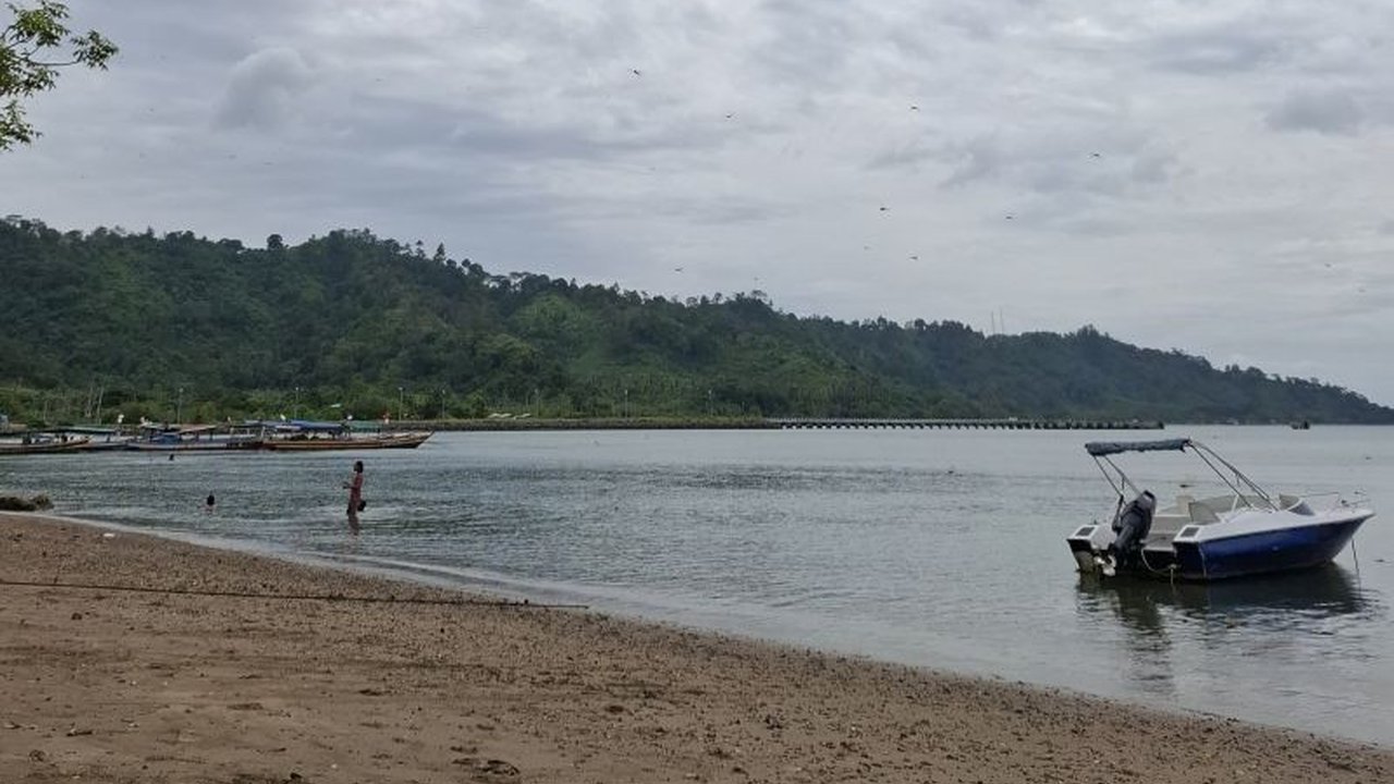 Disparekraf Lampung memprioritaskan keamanan dan kenyamanan wisatawan, meningkatkan pelayanan, dan mengedukasi pengelola wisata untuk mengantisipasi bencana alam guna mendorong pertumbuhan ekonomi daerah.