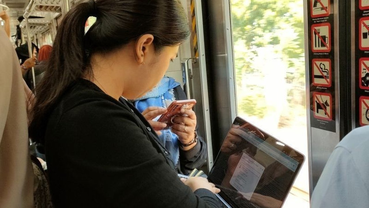 Kementerian PANRB telah menerapkan sistem kerja fleksibel, baik dari segi lokasi maupun waktu, sejak pandemi COVID-19, sebagai respons terhadap upaya efisiensi anggaran.