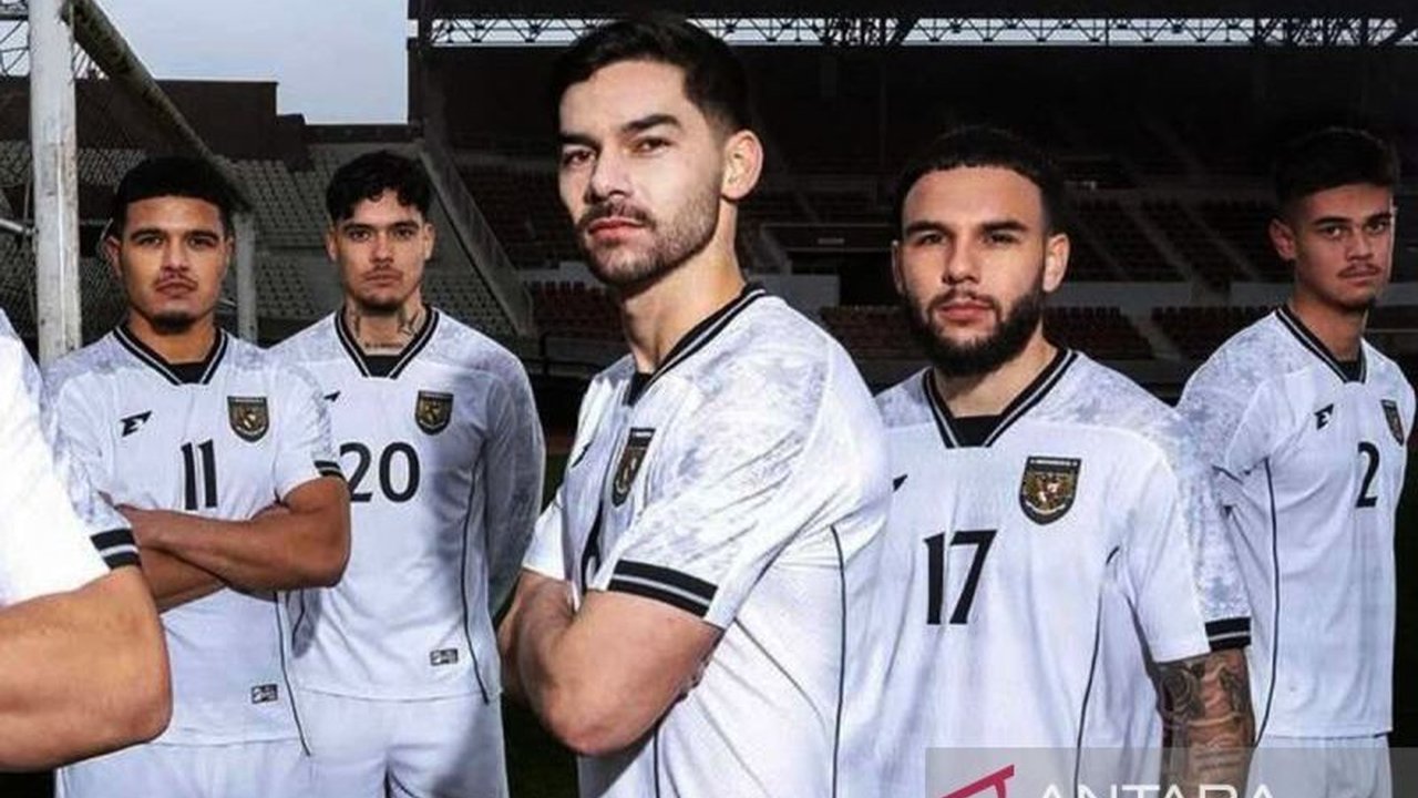 Jersey Timnas Indonesia dengan desain 'Indonesia Pusaka', terdiri dari kategori player issue, replika, dan suporter, akan mulai dijual secara daring pada 14, 15, dan 16 Februari 2024.